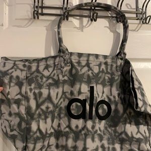 Alo yoga bag